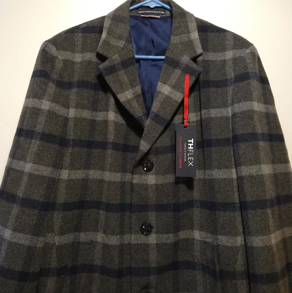Tommy Hilfiger Addison "The Flex"Wool-Blend  Modern-Fit Trench Coat - Picture 6 of 15